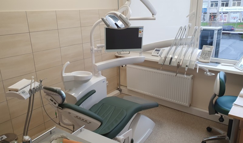 Poliklinikoje – nauja įranga ir modernios odontologinės kėdės